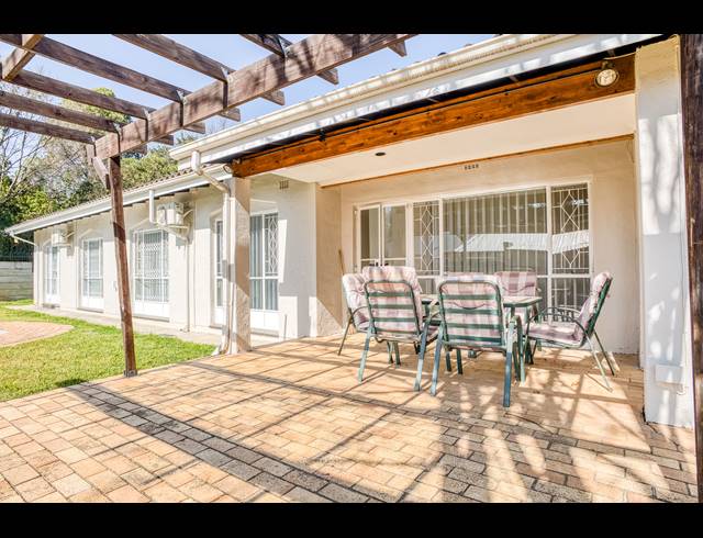 12M² CO-WORKING SPACE TO LET IN FONTAINEBLEAU